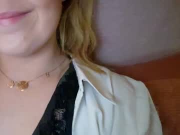 webcam girl hockeywife live cam image #5641938