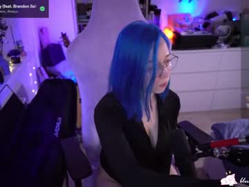 webcam girl blue_mooncat live cam image #8786438