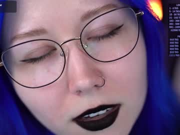 webcam girl blue_mooncat live cam image #10716233