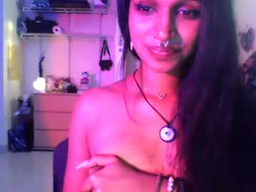 webcam girl mon3ytr33 live cam image #11181548