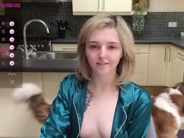 webcam girl lucydelovely live cam image #5889002