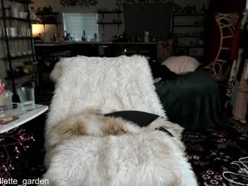 webcam girl juliette_garden live cam image #2780962