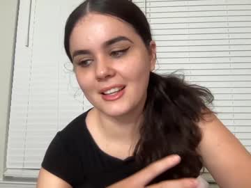 webcam girl gia_is_horny live cam image #3701082