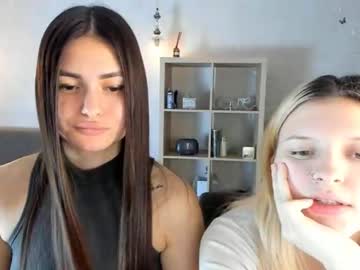 webcam girl caressyourself live cam image #11319607