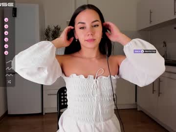 webcam girl intrigueeme live cam image #4269875