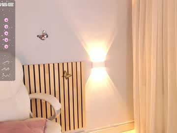 webcam girl little_effy18 live cam image #6114259