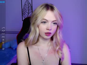 webcam girl small_blondee live cam image #5081599