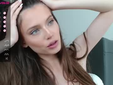 webcam girl isia_slay live cam image #2880077