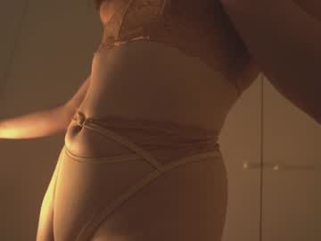 webcam girl bibi_it_is live cam image #2425407