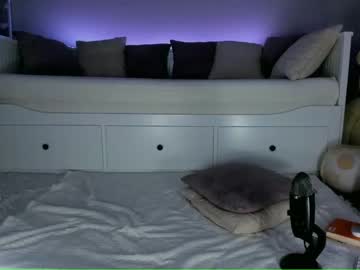 webcam girl roxy_blue_eyed_ live cam image #3521057