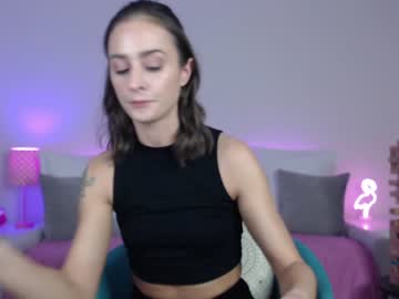 webcam girl holihurricane live cam image #685728