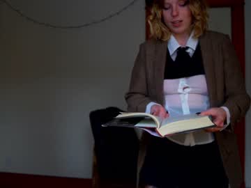 webcam girl crimsonxrapture live cam image #1735754
