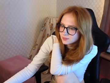webcam girl plastic_beach live cam image #7772082