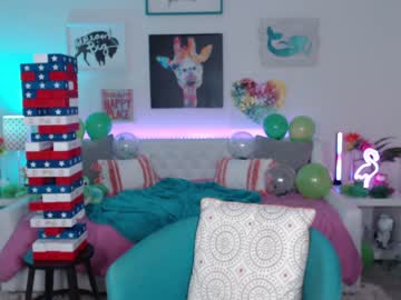 webcam girl holihurricane live cam image #5353102