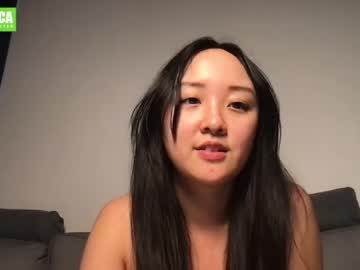 webcam girl yourlilylee live cam image #3873799