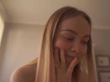 webcam girl bibi_it_is live cam image #12113557