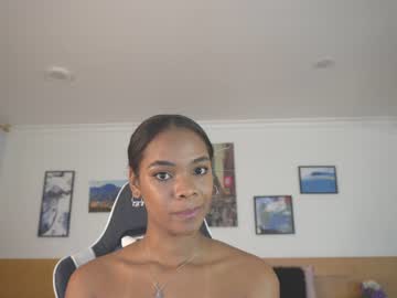 webcam girl camilitasu live cam image #3767009