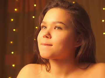 webcam girl helenmoors live cam image #5704216