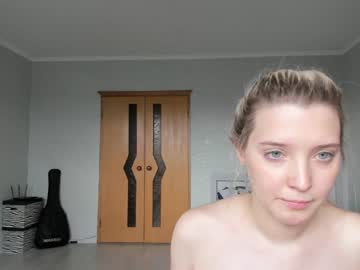 webcam girl belle_ellie live cam image #6415045
