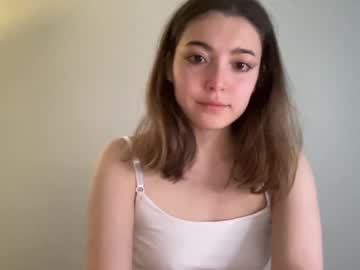 webcam girl lilellina live cam image #12679020