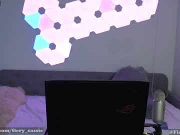 webcam girl fiery_redhead live cam image #1815421