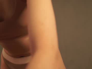 webcam girl cuteelsa_ live cam image #6527059