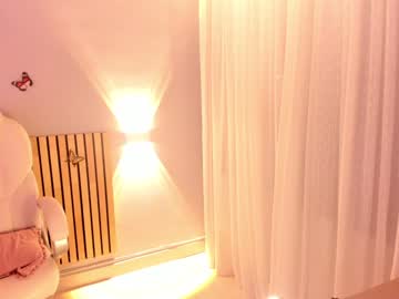 webcam girl little_effy18 live cam image #6056981