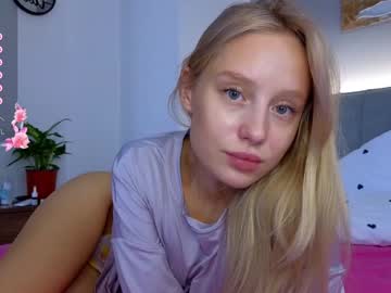 webcam girl white_lime live cam image #10257513