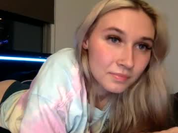 webcam girl petiteblondie13 live cam image #9544881