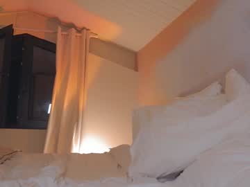 webcam girl ocicat live cam image #9721579