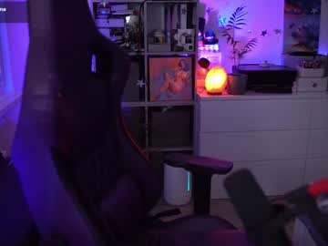 webcam girl blue_mooncat live cam image #9886176