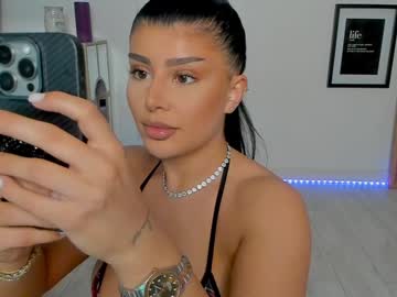 webcam girl moniqueeass live cam image #11524511