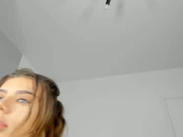 webcam girl jenie_fire live cam image #11695592