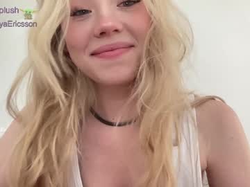 webcam girl sonyaplush live cam image #9689129