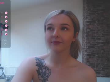 webcam girl lucydelovely live cam image #6899764