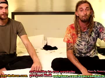 webcam couple honeyand_thebear live cam image #2495220