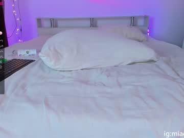 webcam girl miatooresss live cam image #4626536