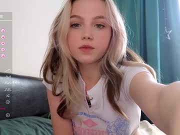 webcam girl small_blondee live cam image #7177625