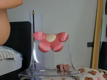 webcam girl mazeekiin live cam image #12876444