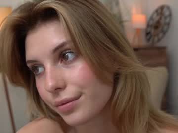webcam girl refined_style live cam image #10552208