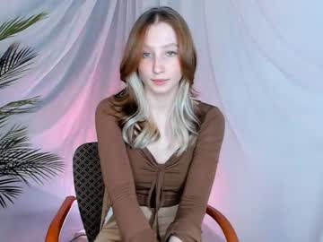 webcam girl brittgoodie live cam image #8157354