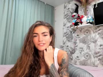 webcam girl joconda live cam image #10189097