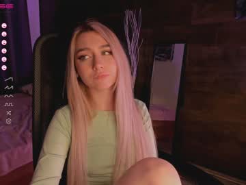 webcam girl yolandabertha live cam image #4846743