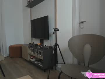 webcam girl annieguzman_ live cam image #8364080