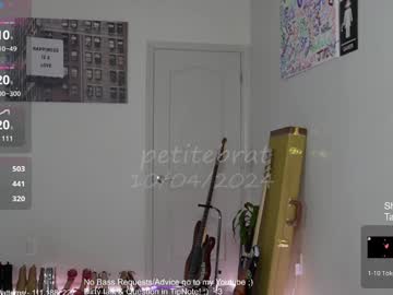webcam girl petitebrat live cam image #10681535