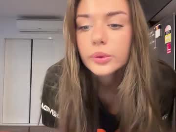 webcam girl cassies1 live cam image #10537482
