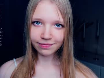 webcam girl hug_honestly live cam image #7811626