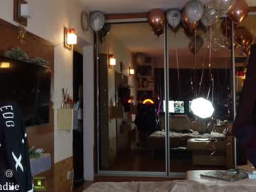 webcam girl bestblondiiecb live cam image #8512205