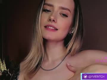 webcam girl _yvie_ live cam image #4861310