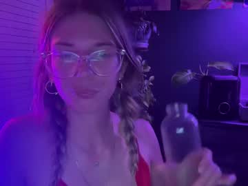 webcam girl oliviahansleyy live cam image #12194620